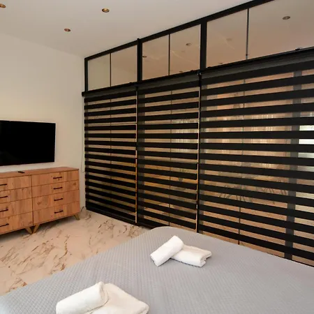 Royalty King アパート カヴァラ