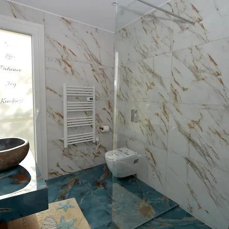 Royalty King Apartamento Cavala