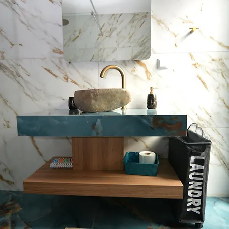 Royalty King Apartamento